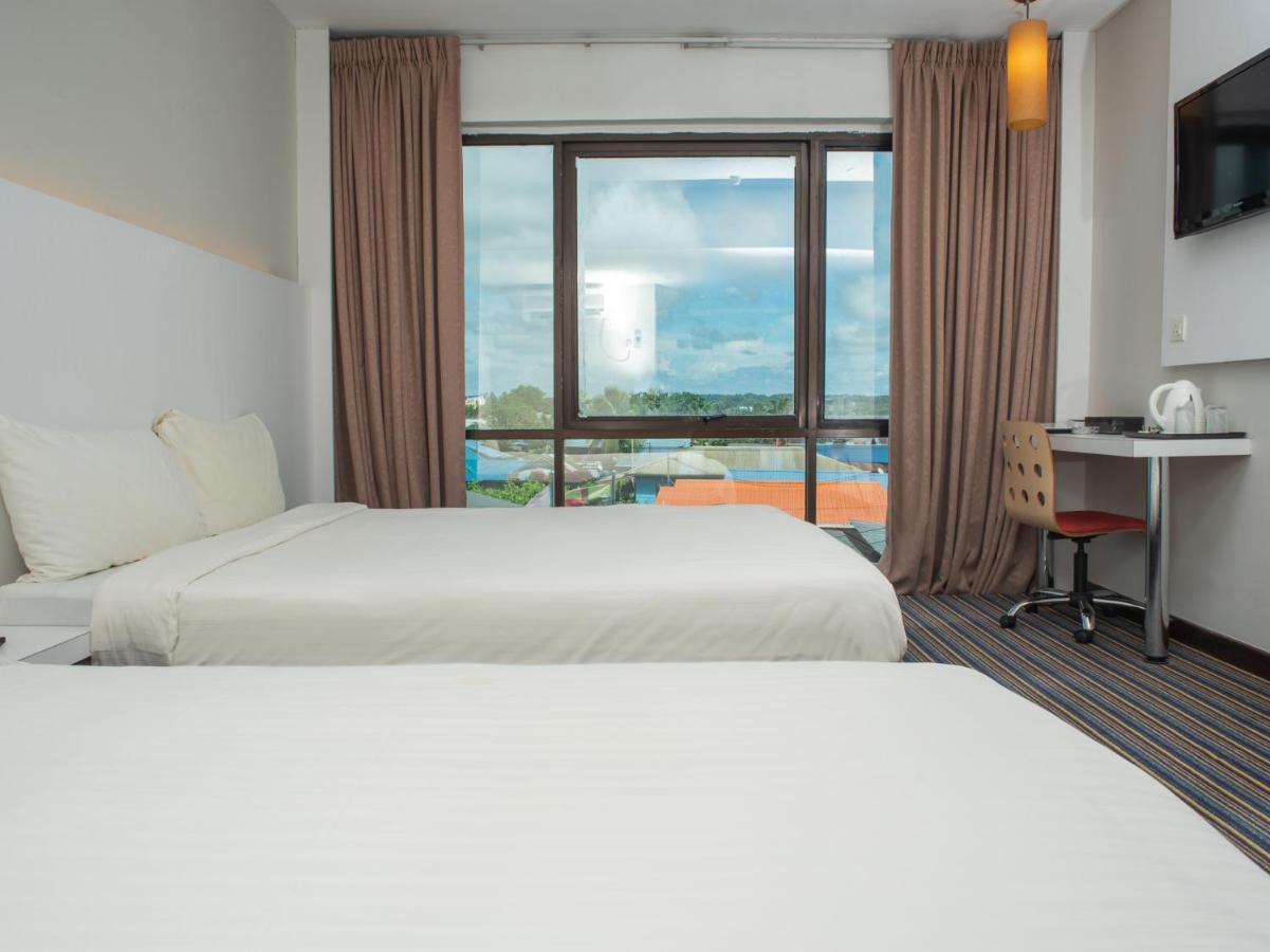 Capital O 90083 Riverfront Inn Bintulu Luaran gambar