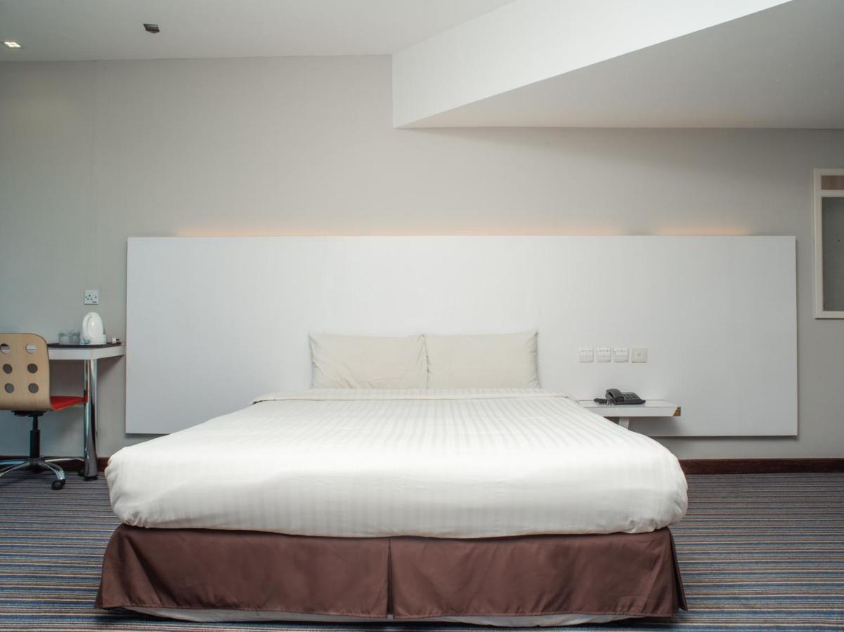 Capital O 90083 Riverfront Inn Bintulu Luaran gambar