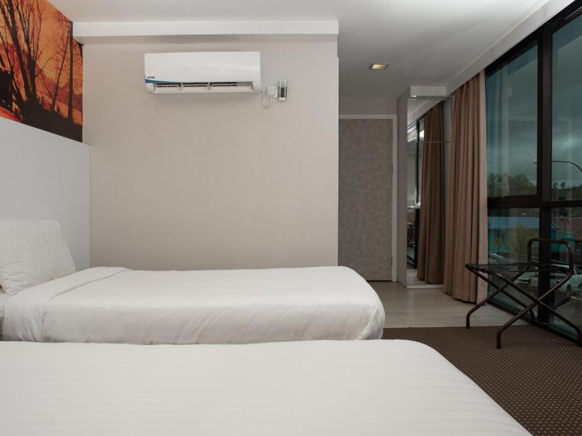 Capital O 90083 Riverfront Inn Bintulu Luaran gambar